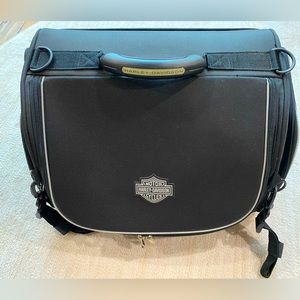 Harley-Davidson Bar & Shield Overnight Luggage Bag Black Nylon
Item # 93300005